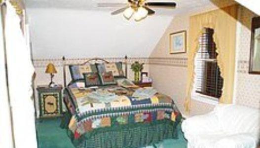Angel House Bed And Breakfast Creemore Oda fotoğraf